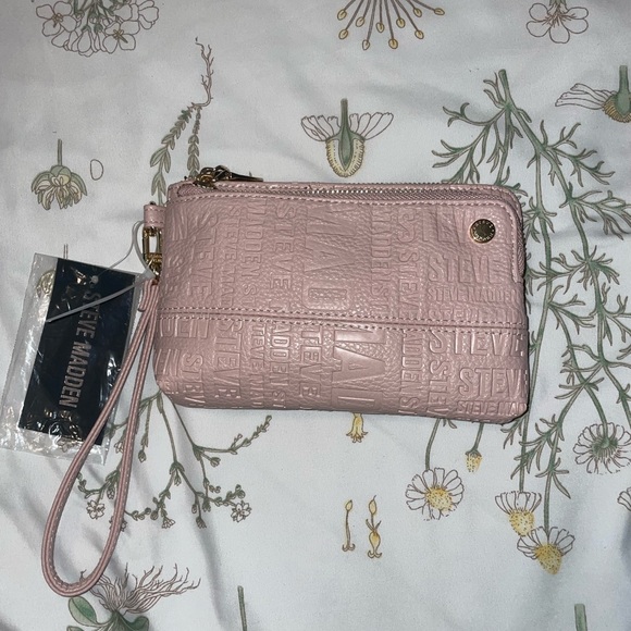 BRAND NEW!! Steve Madden wristlet wallet! - Picture 2 of 2